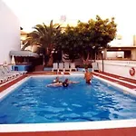 מלון דירות Eleni הרסוניסוס
