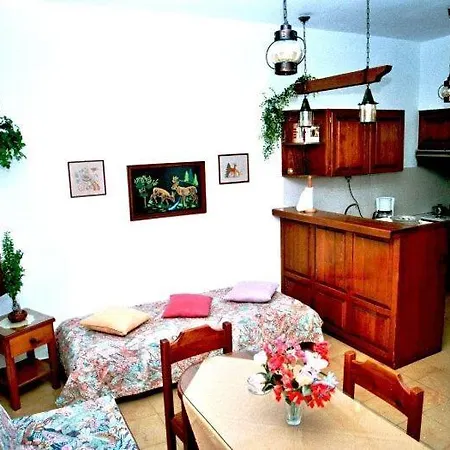 Hotel apartamentowy Eleni 2*