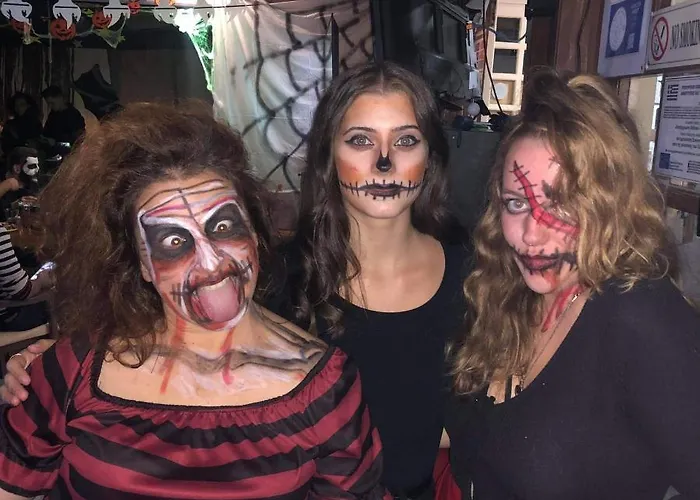 Eleni מלון דירות 2*