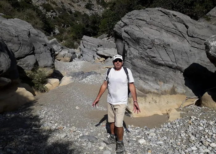 Eleni 2* הרסוניסוס