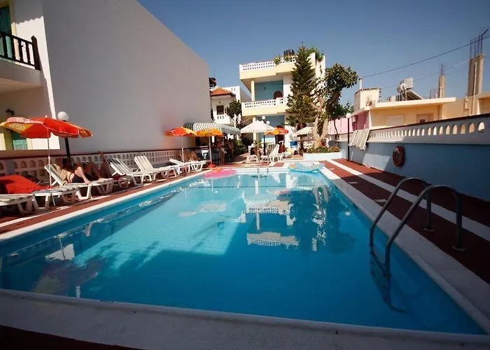 Eleni מלון דירות 2*