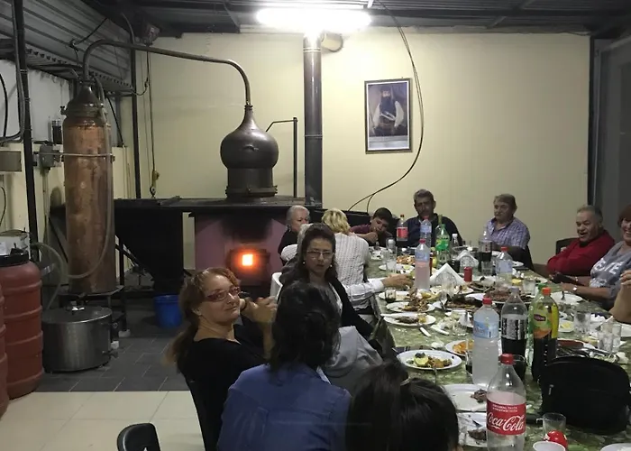 Ξενοδοχείο με διαμερίσματα Eleni 2*